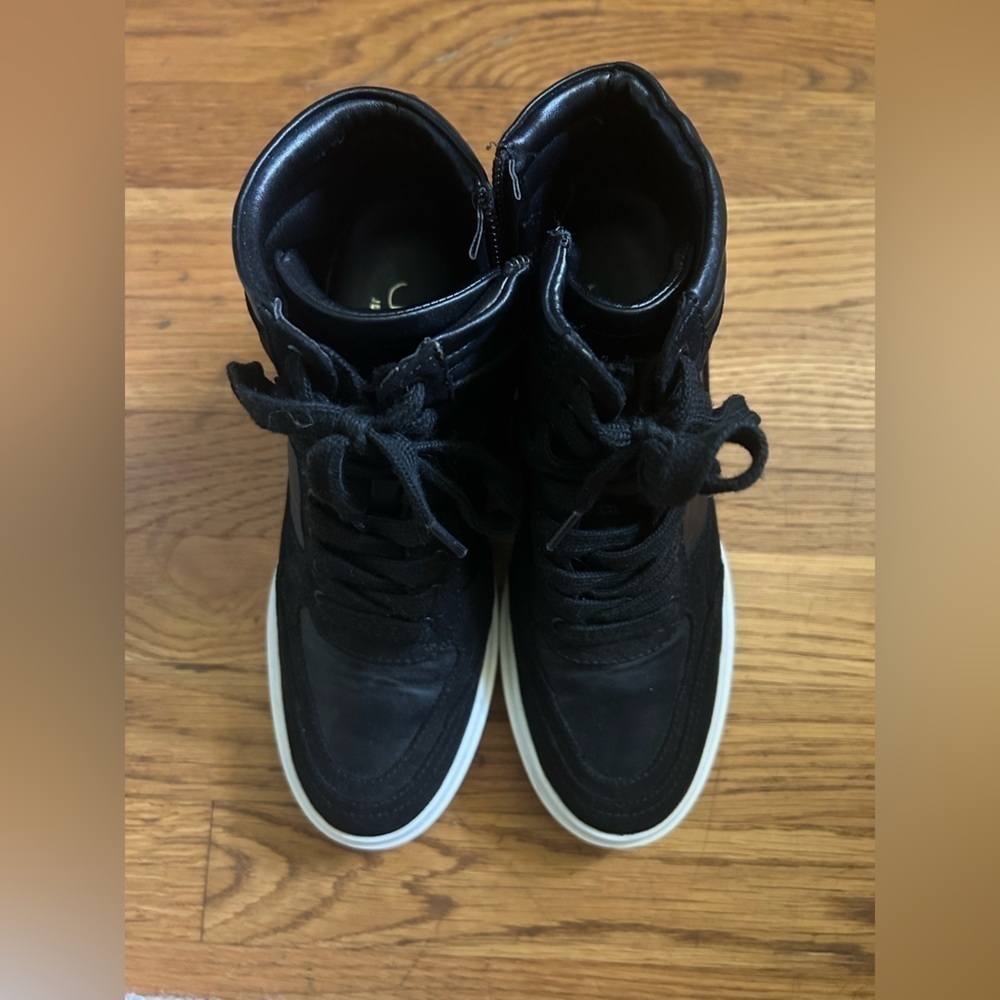 size 7 black JLO boots!